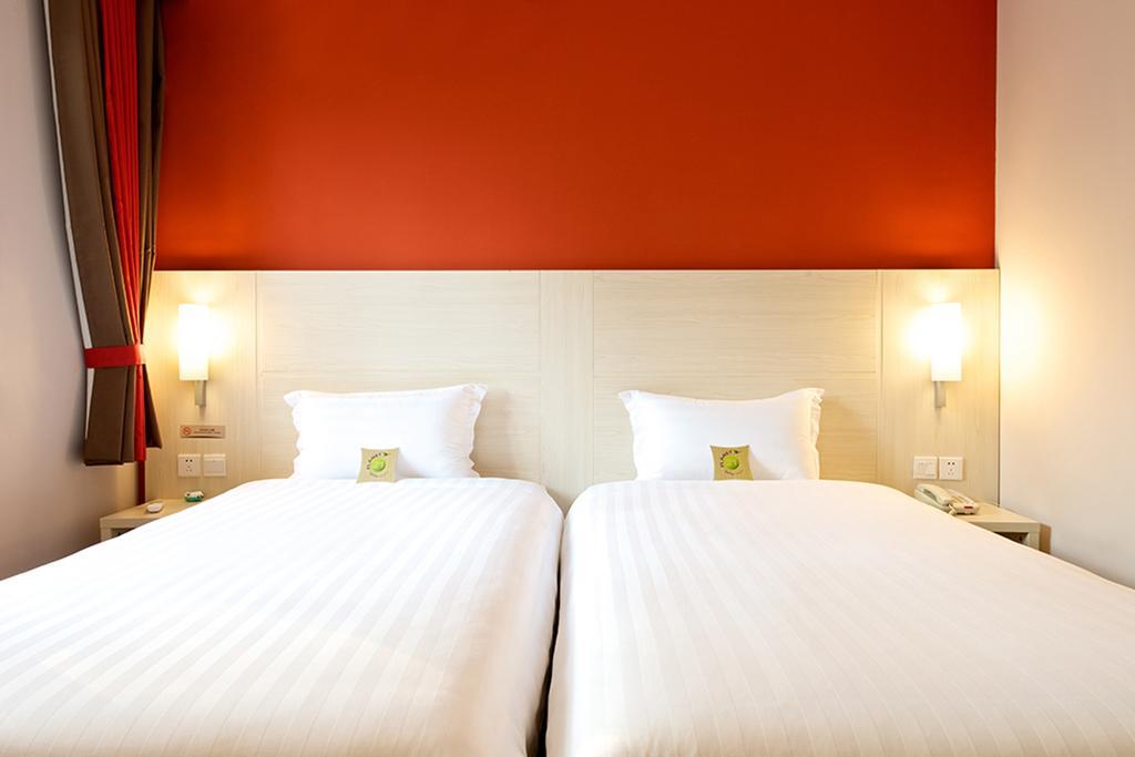 Ibis Ningbo Qianhu Plaza Hotel Экстерьер фото