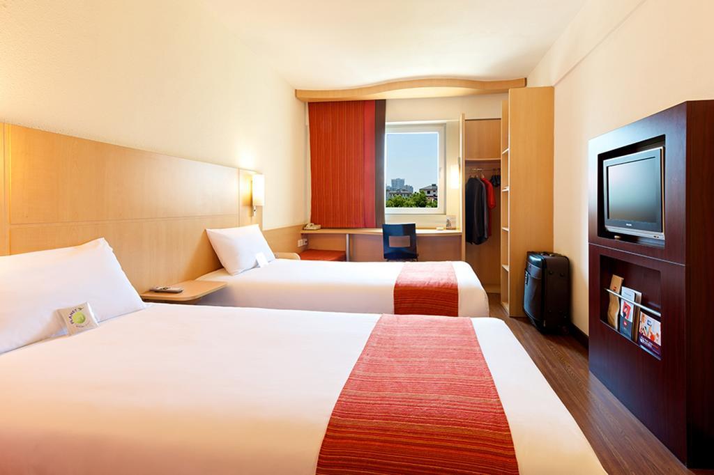 Ibis Ningbo Qianhu Plaza Hotel Экстерьер фото