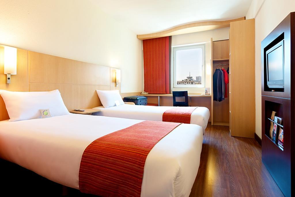Ibis Ningbo Qianhu Plaza Hotel Экстерьер фото