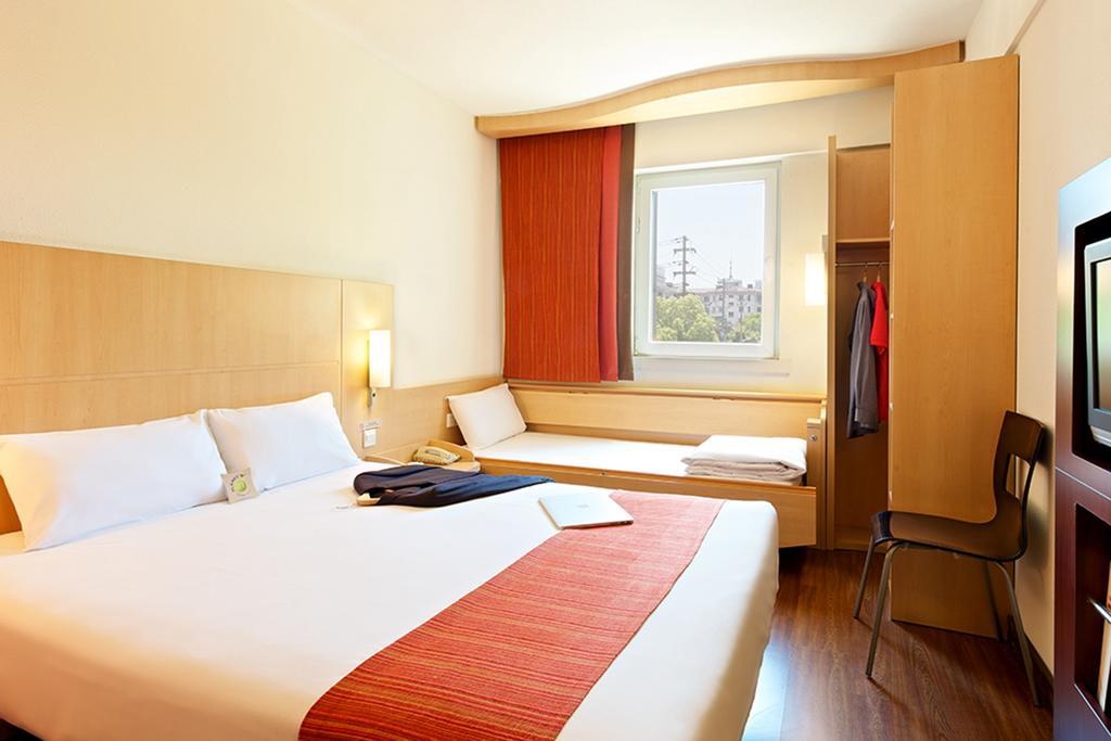 Ibis Ningbo Qianhu Plaza Hotel Экстерьер фото