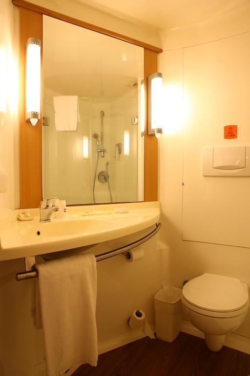Ibis Ningbo Qianhu Plaza Hotel Экстерьер фото