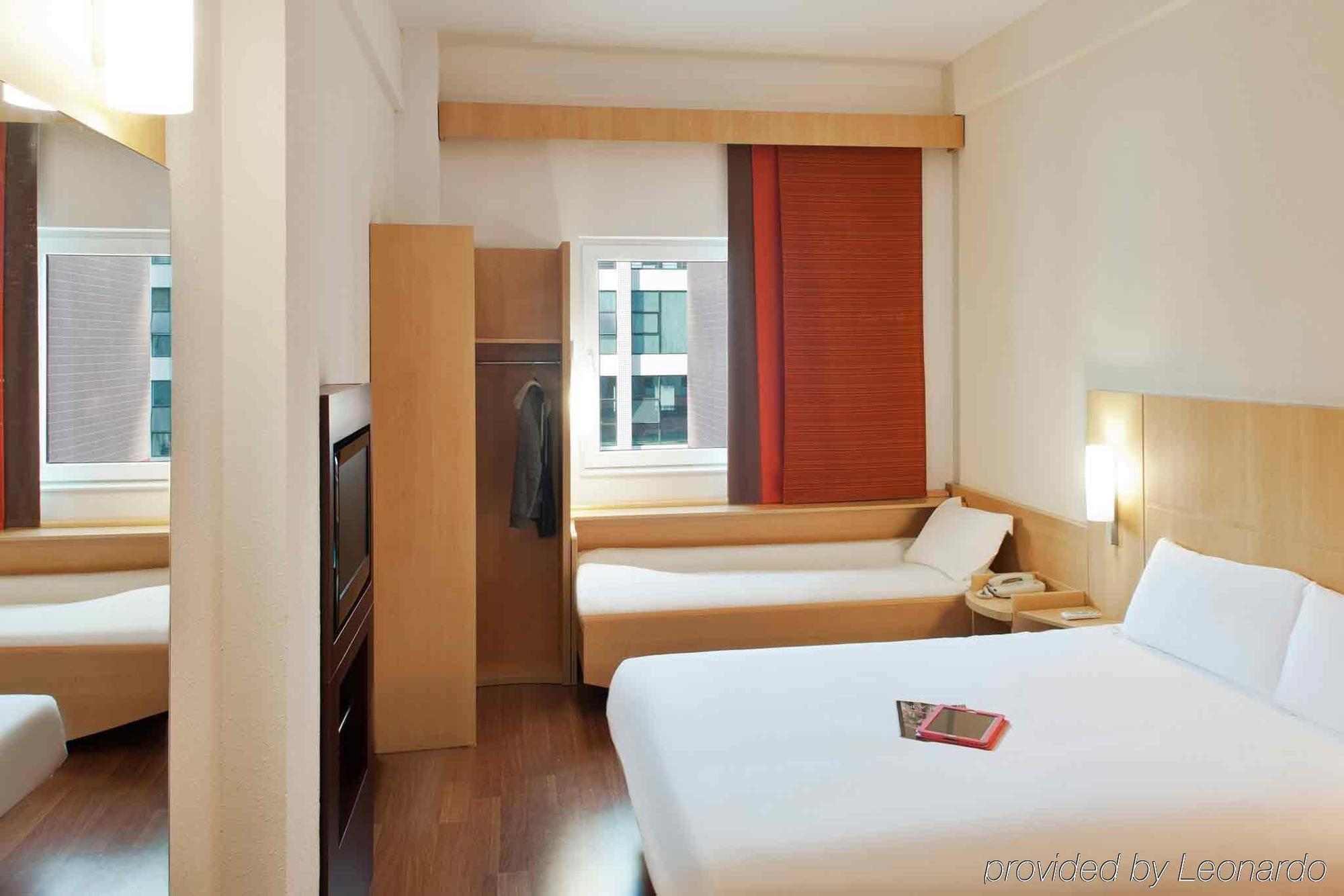 Ibis Ningbo Qianhu Plaza Hotel Экстерьер фото