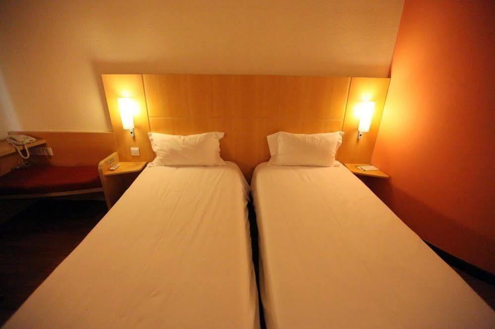 Ibis Ningbo Qianhu Plaza Hotel Экстерьер фото